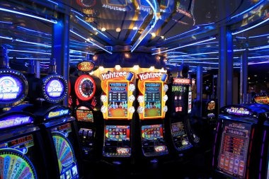 Buffalo King game interface on bengkulu mobile app showing five reels and payline structure