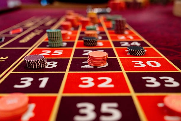 bengkulu Mega Moolah free-spins bonus round display showing multiplier increase and scatter re-trigger on mobile screen